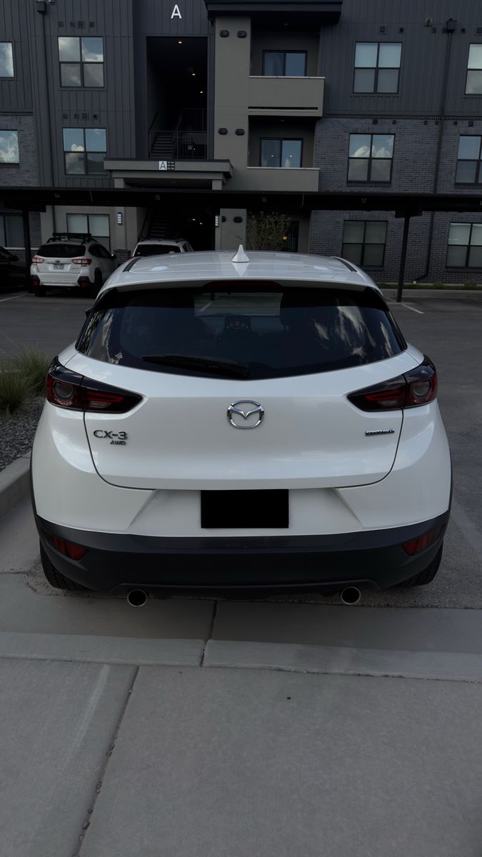 Main image 3