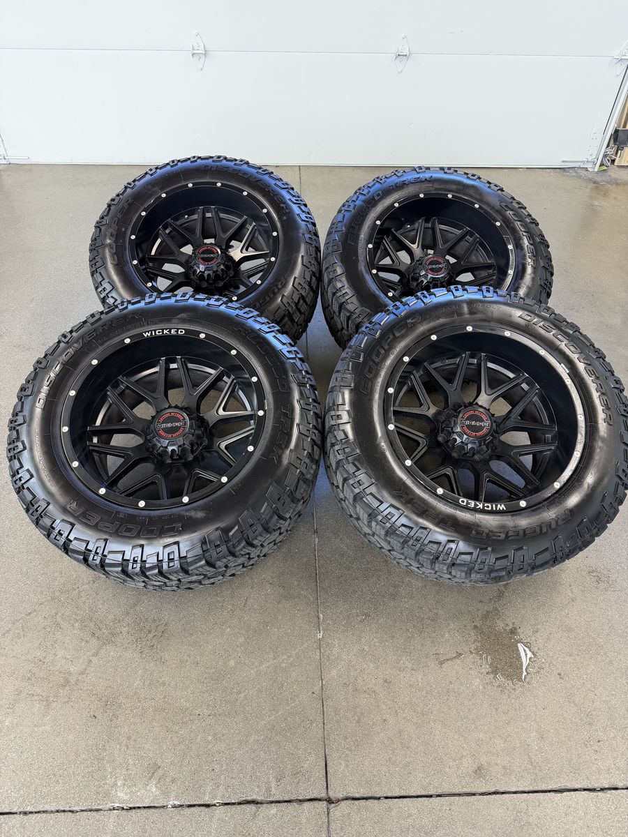 LIKE NEW 20x12 Wicked Wheels/ 35x12.50r20 8x6.5