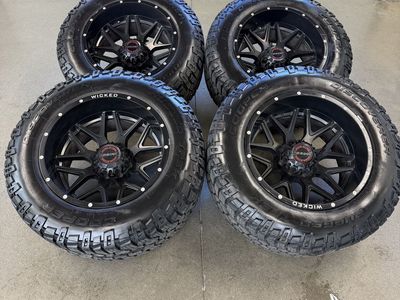 LIKE NEW 20x12 Wicked Wheels/ 35x12.50r20 8x6.5