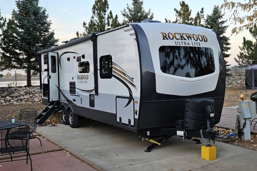 2021 Rockwood Ultra Lite Trailer 2706WS - Sleeps 10