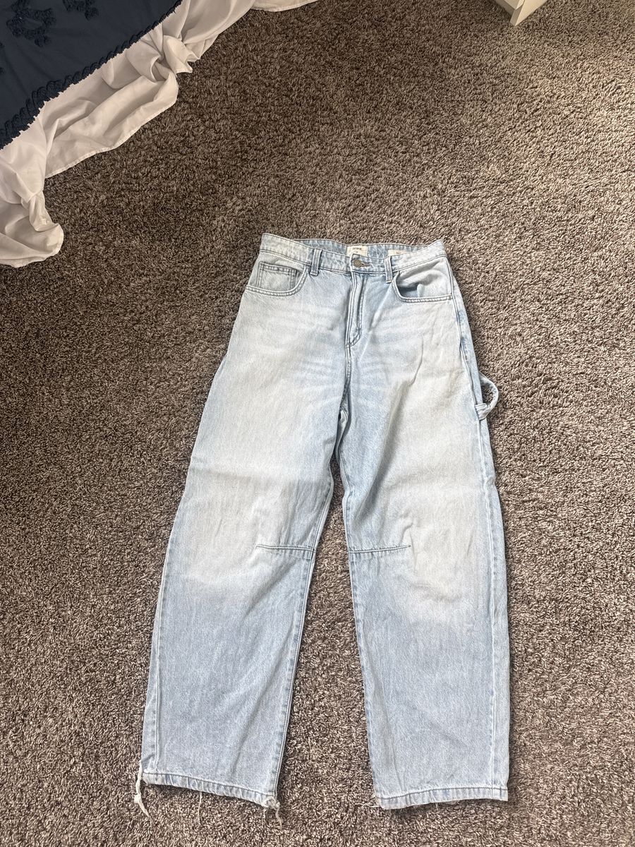 Light Wash Carpenter Style Loose Fit Jeans Women’s size 28