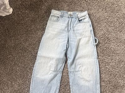 Light Wash Carpenter Style Loose Fit Jeans Women’s size 28
