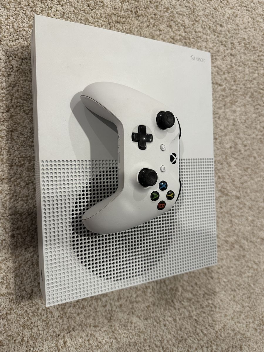 Xbox One S Console with Controller