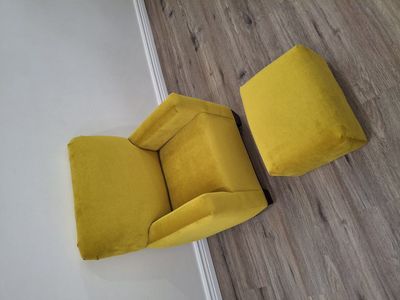 RC Willey Kid's Chair