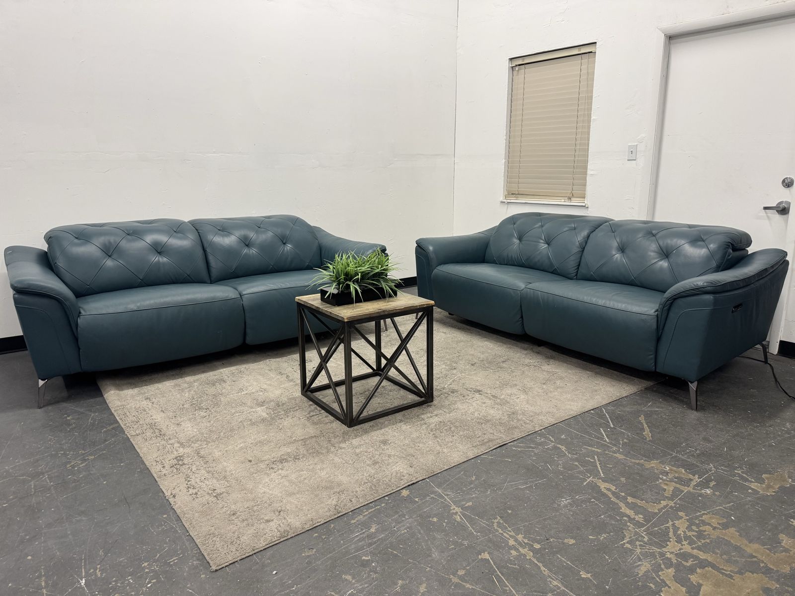 COSTCO LEATHER POWER RECLINER SOFA COUCH SET