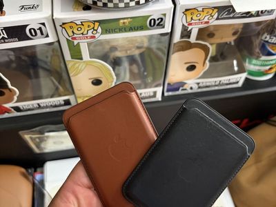 Leather Apple Wallets (mag safe)