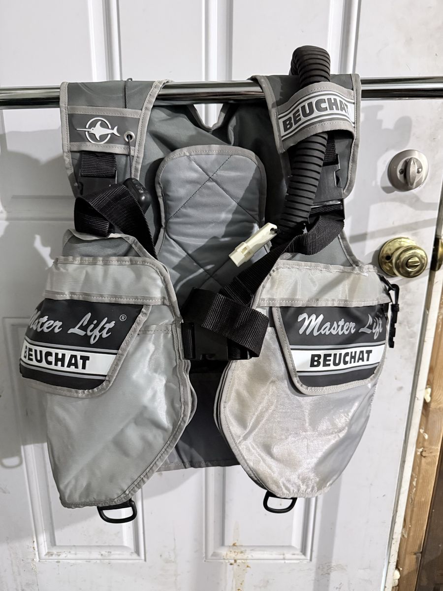 Beuchat Master Lift Scuba Diving BCD Buoyancy Compensator Vest - Grey