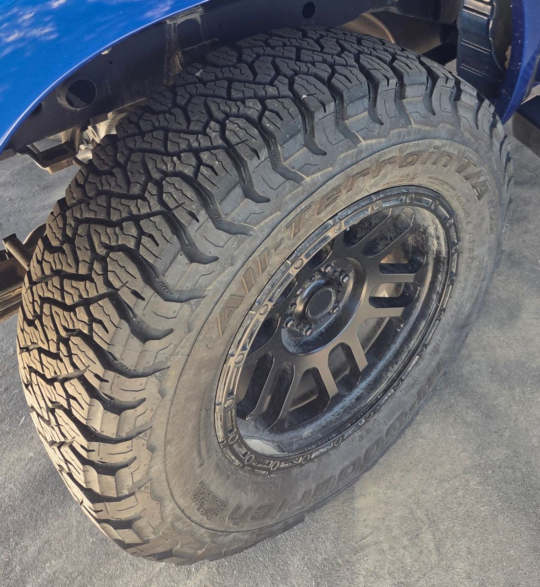 DX4 Flare 17x8.5 Wheels + BFGoodrich KO3 265/70R17 Tires | 6x114.3 | ~8k Miles