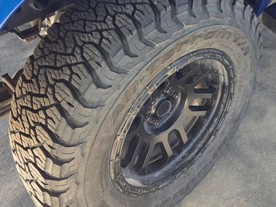 DX4 Flare 17x8.5 Wheels + BFGoodrich KO3 265/70R17 Tires | 6x114.3 | ~8k Miles