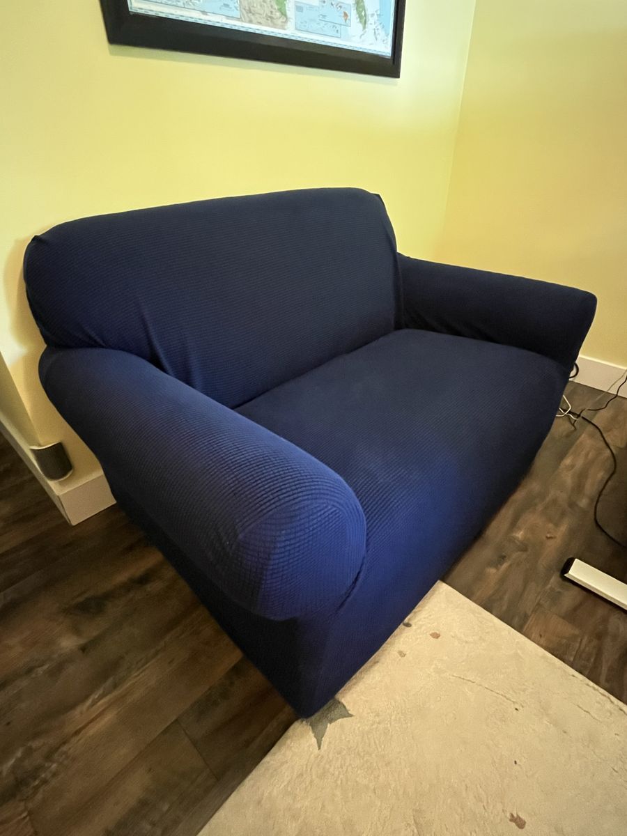 Twin hide-a-bed / Love seat w/cover