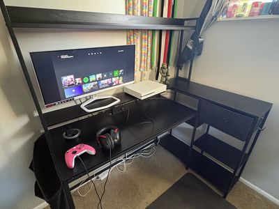 Gaming desk