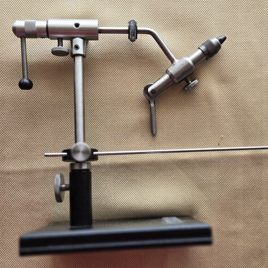 Dynaking Barracuda Junior Fly Tying Vise