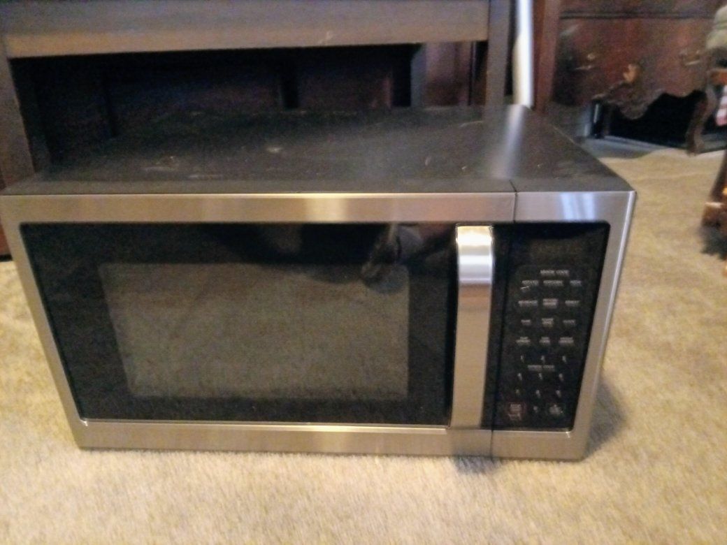 GE Stainless Steel Countertop Microwave Oven - Excellent Condition