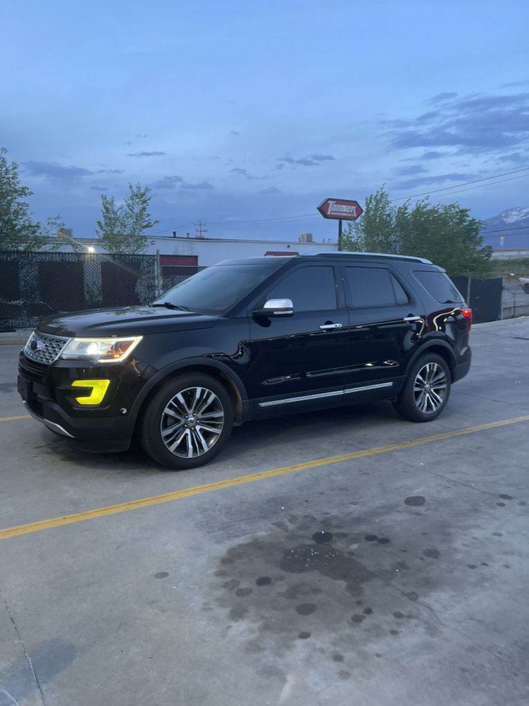 2017 FORD EXPLORER Platinum