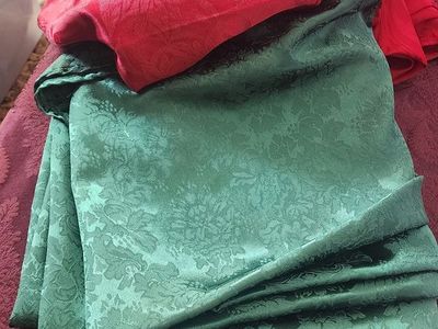 4 large round Christmas tablecloths