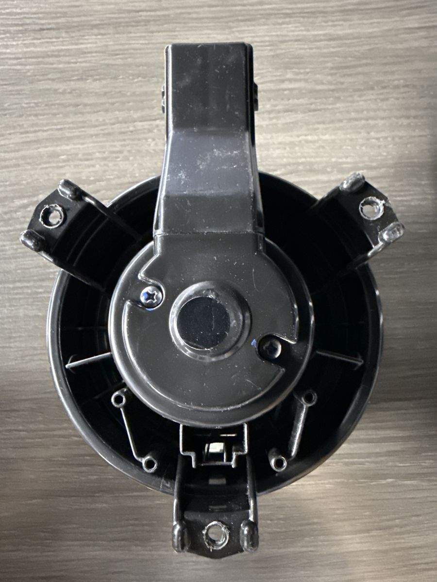Main image 3