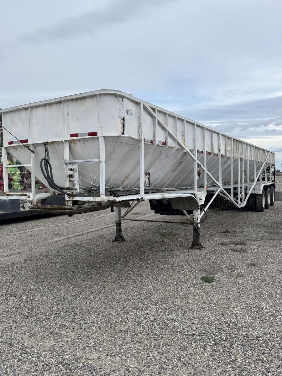 1994 Trinity Farm Bed 48' Triple Axle