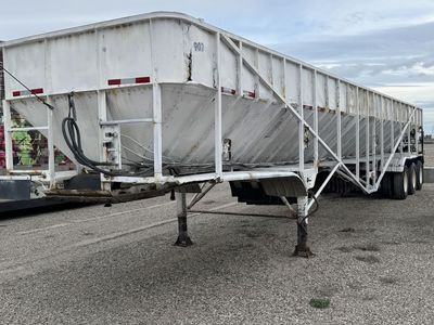 1994 Trinity Farm Bed 48' Triple Axle