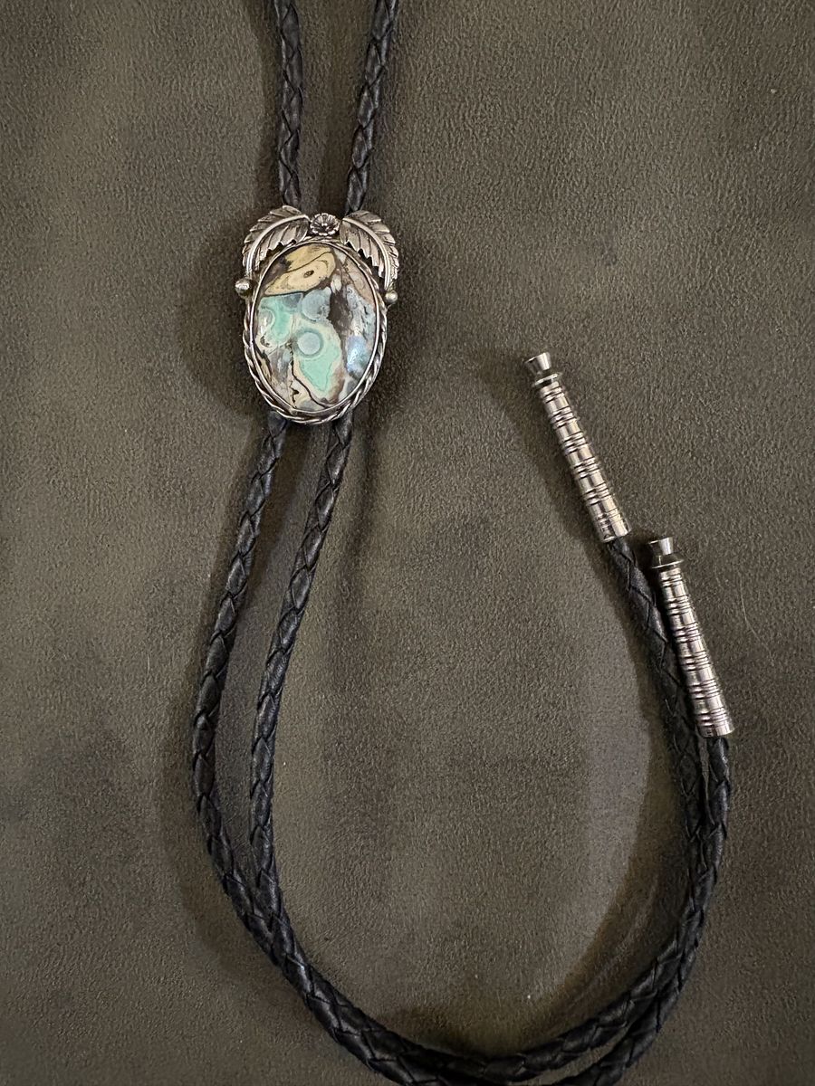 Vintage Navajo Sterling Silver Bolo Tie
