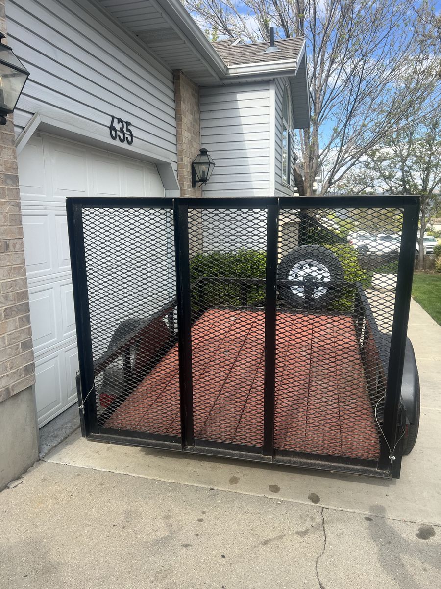 Heavy duty 5x8 utility trailer W Rear Gate