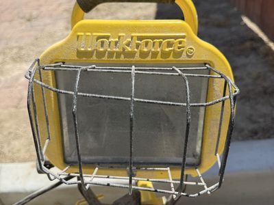 Workforce Dual Head Halogen Work Light on Adjustable Tripod Stand - Yellow