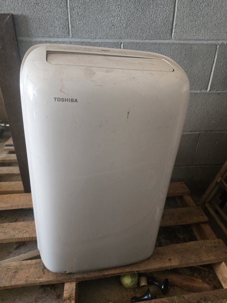 Toshiba Portable AC Unit, White, w/ Remote - Used, Ready to Cool Your Space!