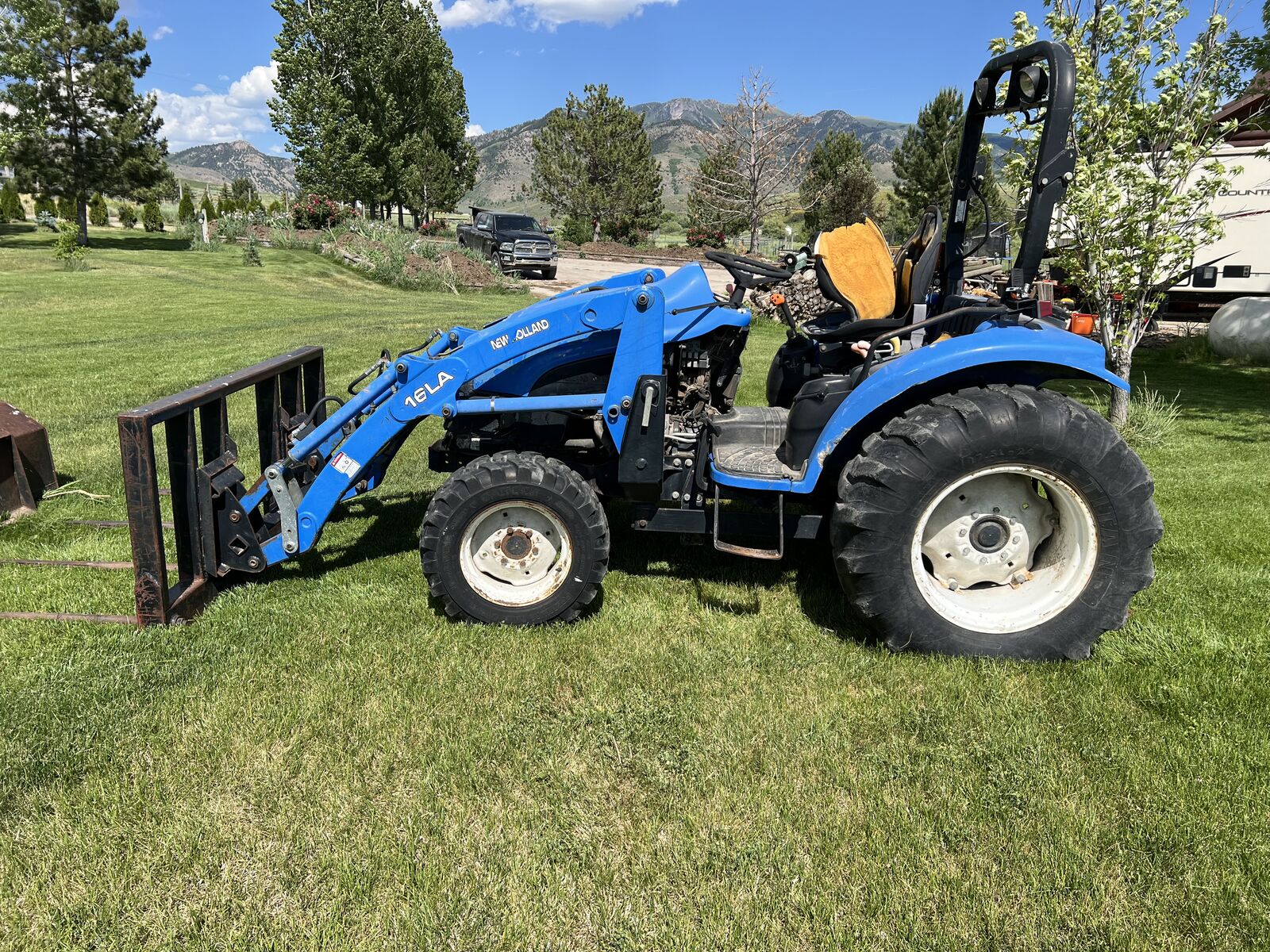 2003 New Holland Tractor