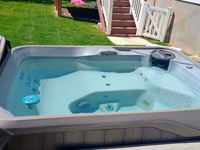 Aquaterra 4 Person Jetted Hot Tub-110/220 connection