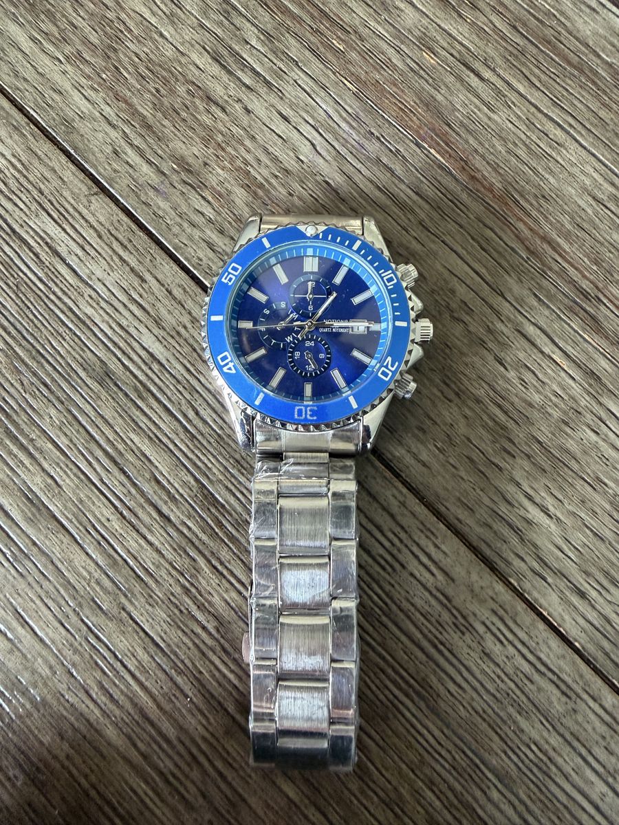 Men’s Blue Dial Stainless Watch – Luxury Style