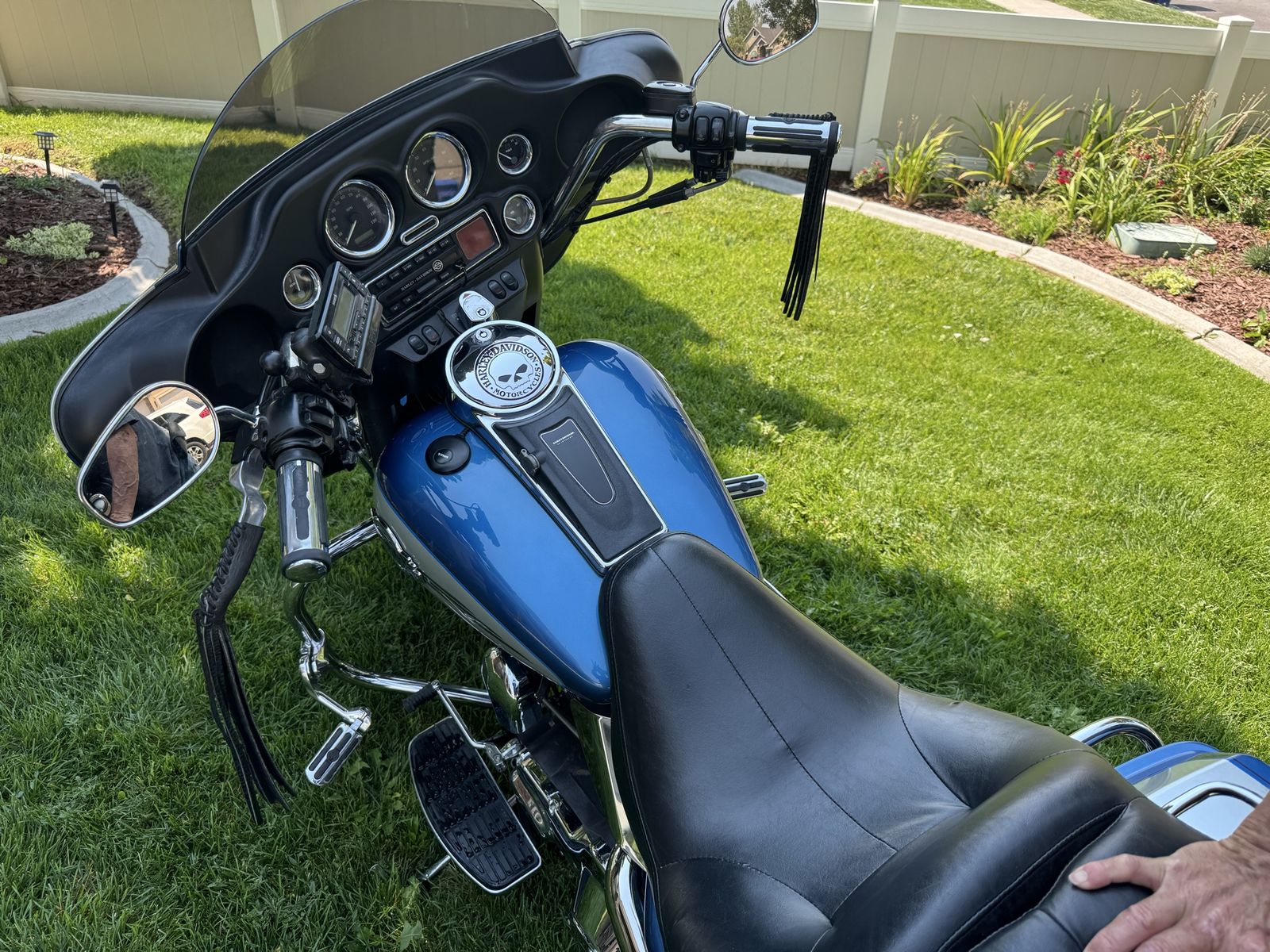 2005 Harley-Davidson Electra Glide Ultra Classic Touring Motorcycle - Blue/Silver
