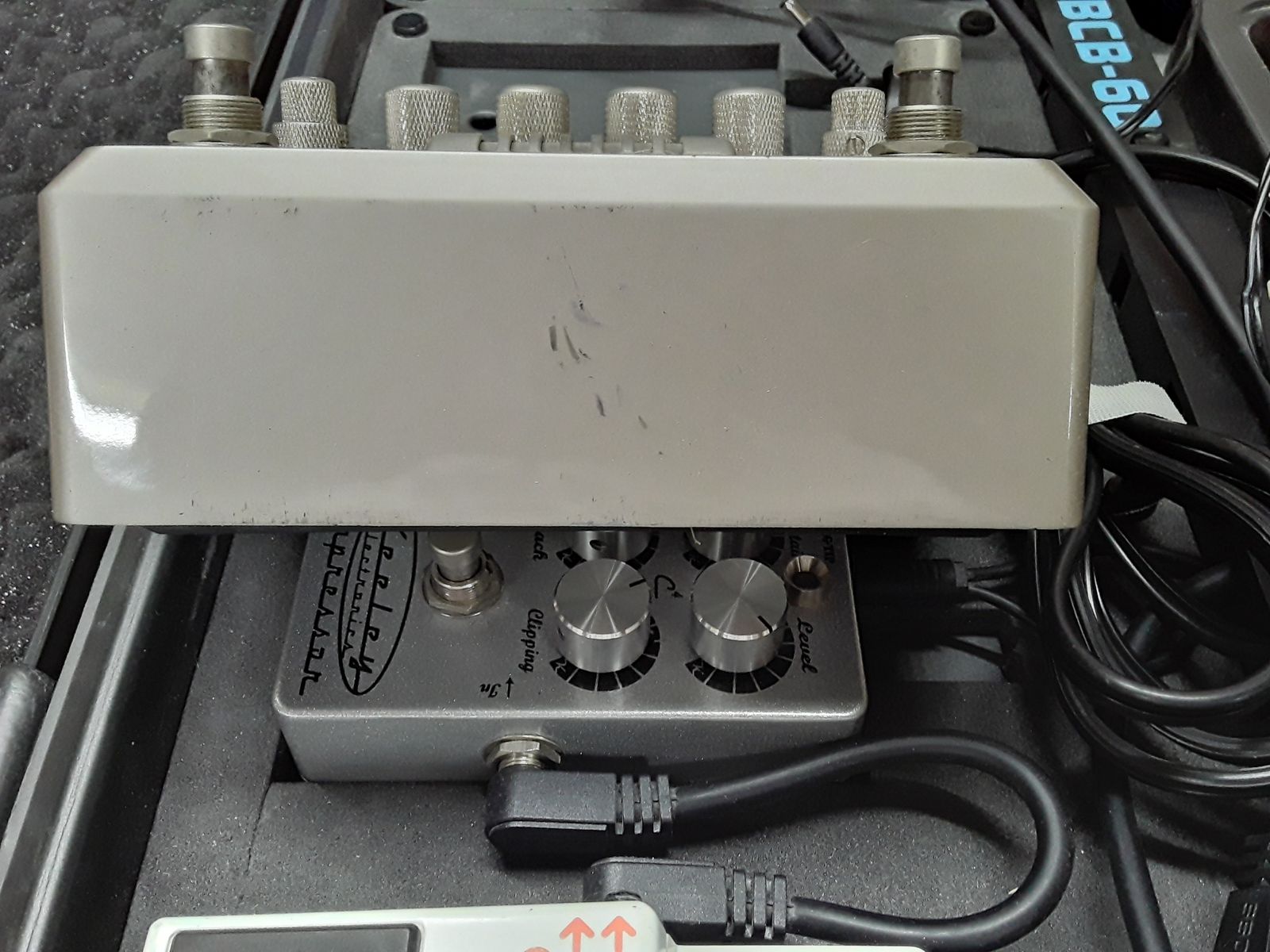 Main image 3