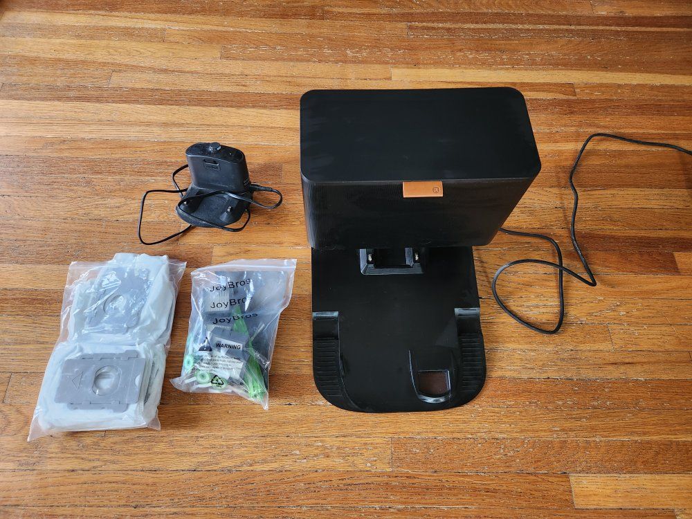 Roomba clean base and accessories