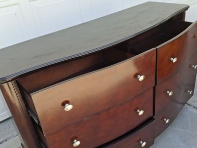gorgeous all wood 6 drawers dresser/rey