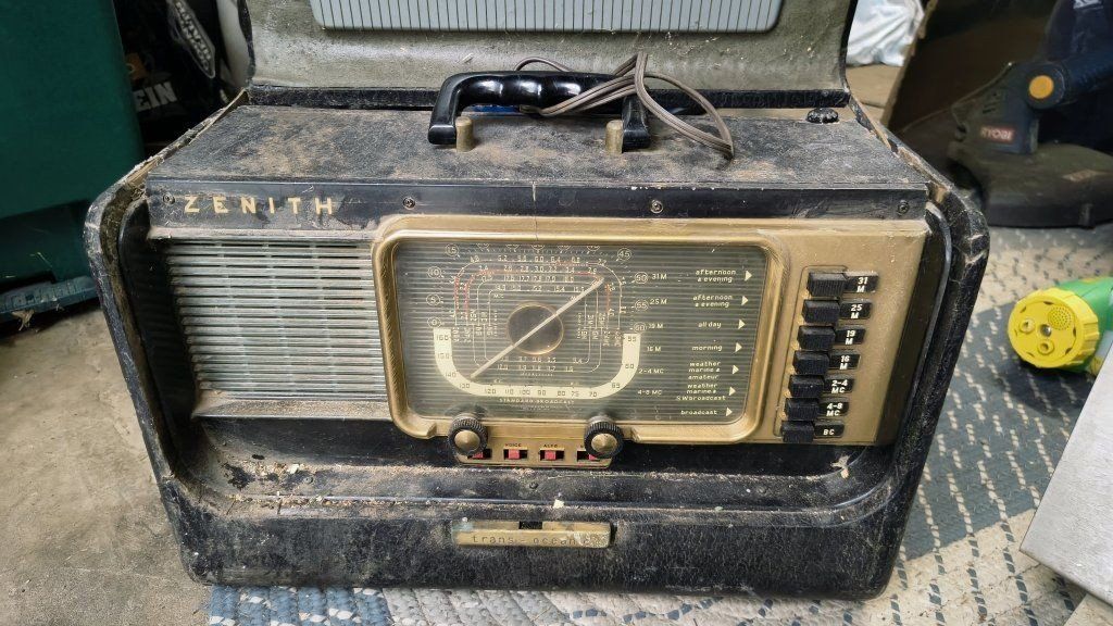 antique Zenith Radio