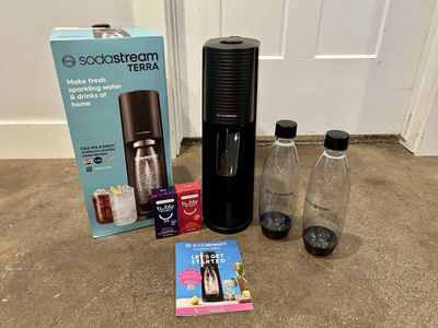 SodaStream Terra Sparkling Water Maker Kit, Black New