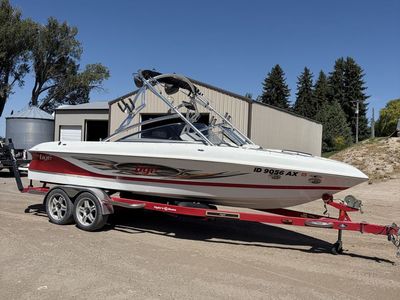 CLEAN 2007 Tige 24V Surf Boat