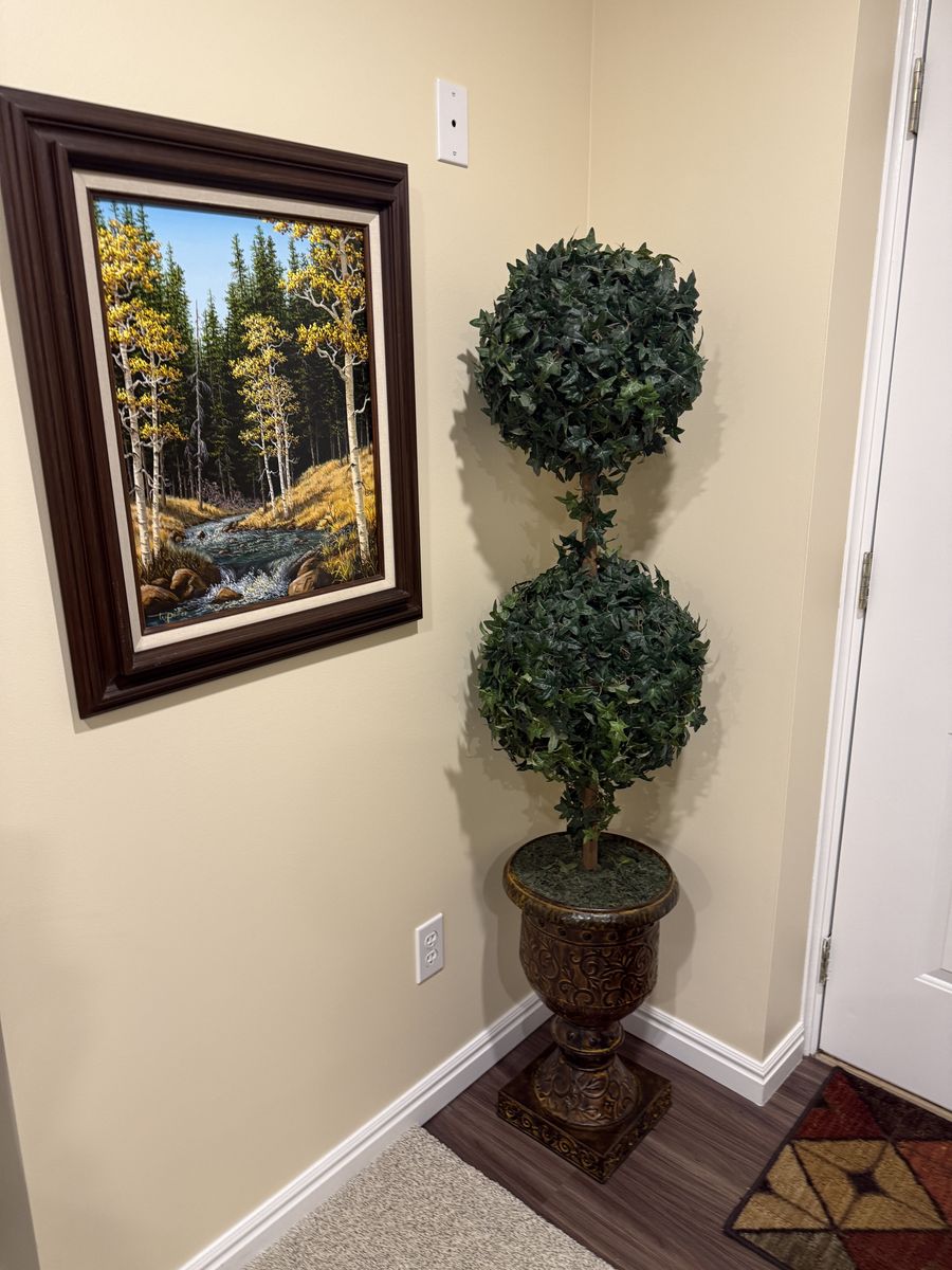 Decorative two tier topiary 5'.25"