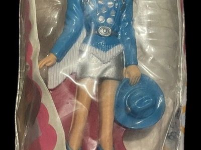 1992 Western Stampin' Barbie Figurine Country