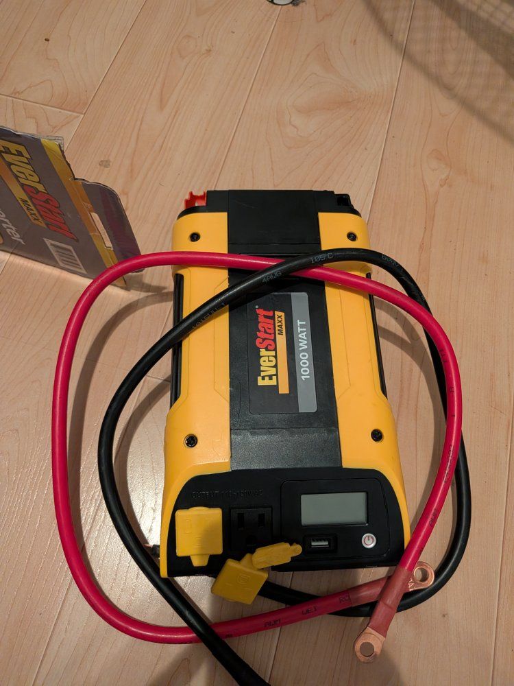 EverStart MAXX 1000 Watt Power Inverter with Cables & Box