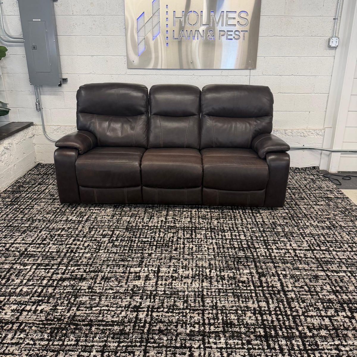 COSTCO FALLON LEATHER POWER RECLINING SOFA W/ POWER HEADRESTS!!