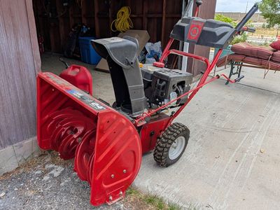 Troy-Bilt Snowblower - NON FUNCTIONAL, FOR PARTS