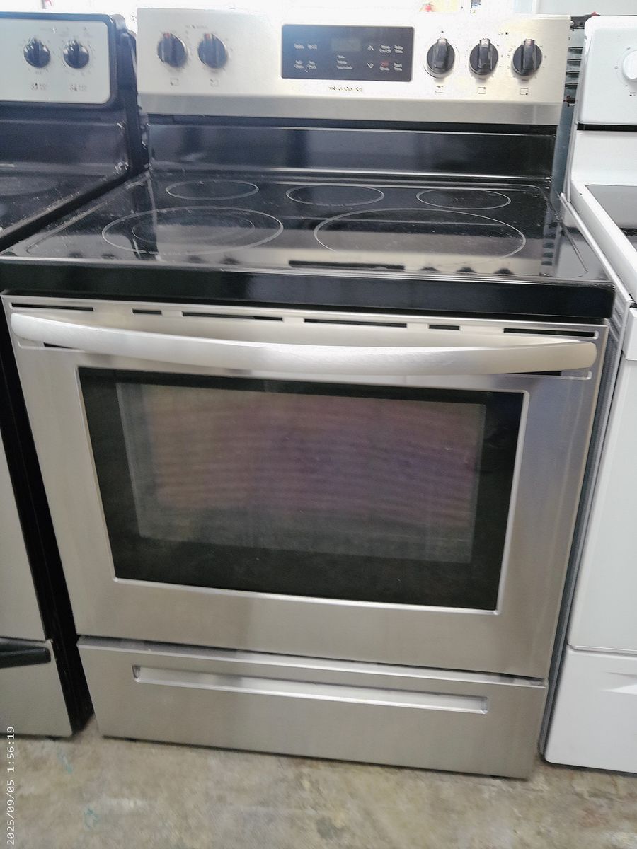 Frigidaire Stainless Steel Electric Range with Self-Clean Oven and Ceramic Cooktop~90 Day Guarantee