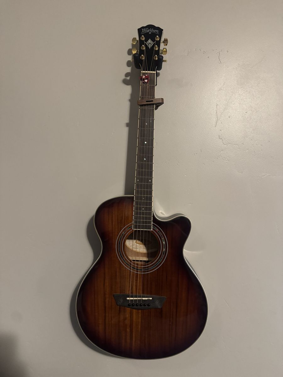 Washburn Acoustic Guitar Sunburst Finish with Capo and Pick