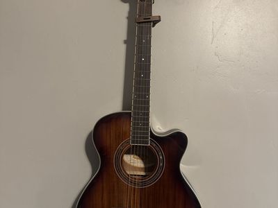 Washburn Acoustic Guitar Sunburst Finish with Capo and Pick