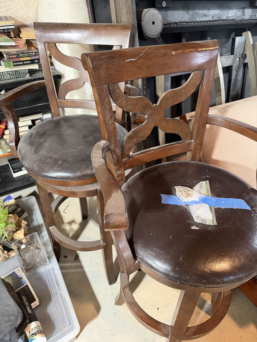 Bat stools
