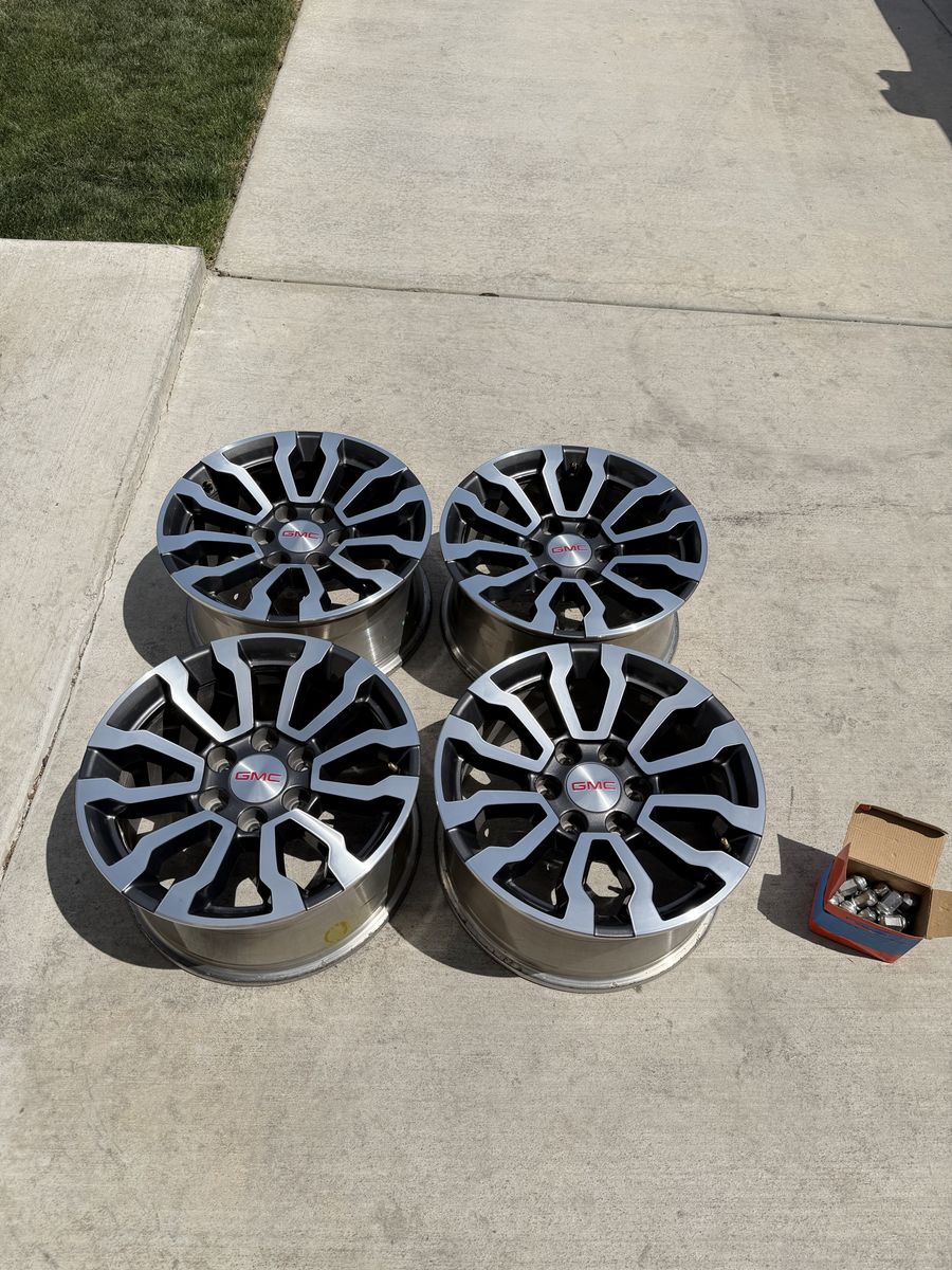 GMC Sierra 1500 AT4 Yukon Rims 18” with sensors