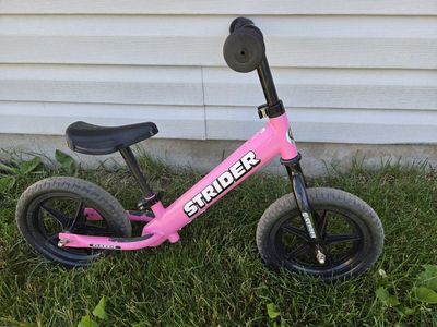 Strider Classic Pink Balance Bike