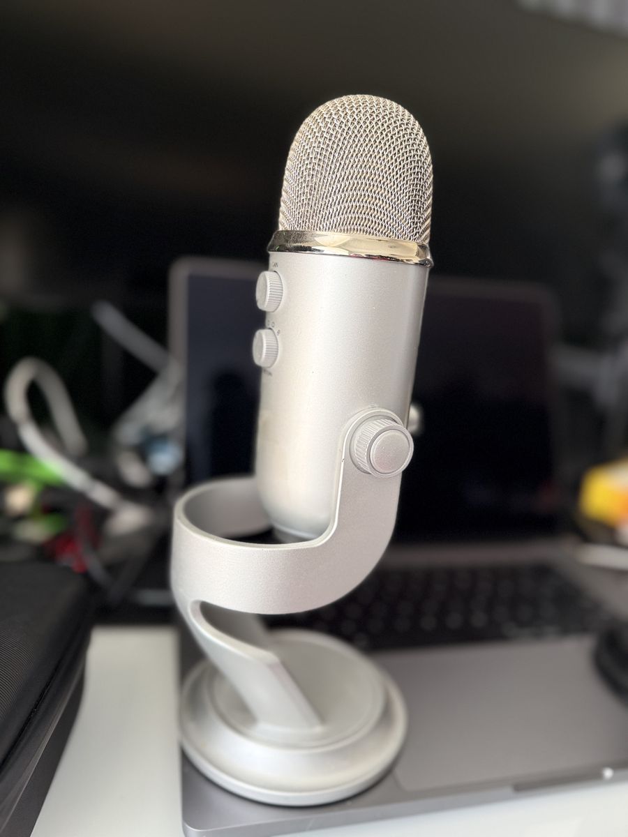 Blue Yeti USB Condenser Microphone with Desktop Stand - Silver