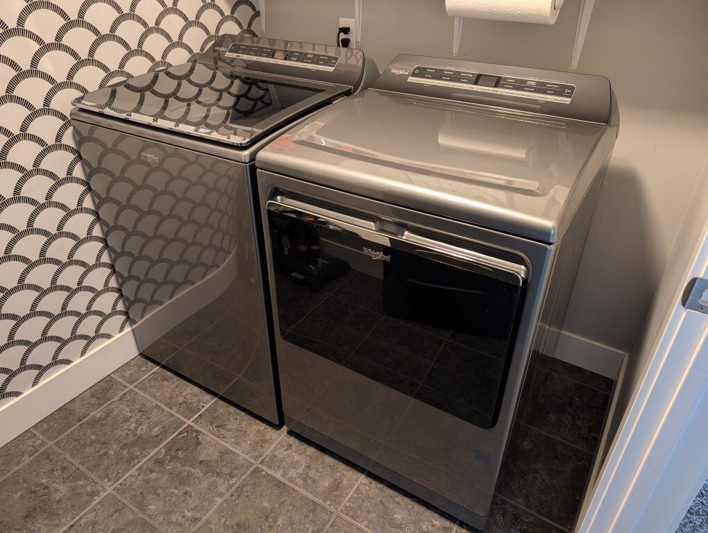 Whirlpool Washer & Dryer (gas)