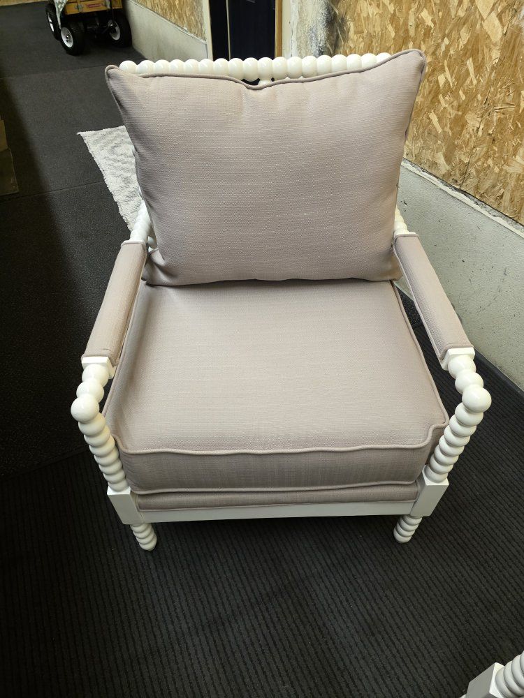 Main image 3
